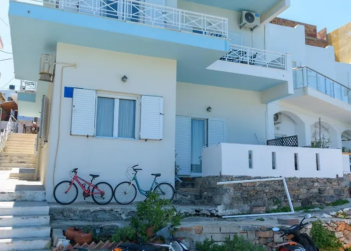 Margarita\'S Seafront Luxury Apartment