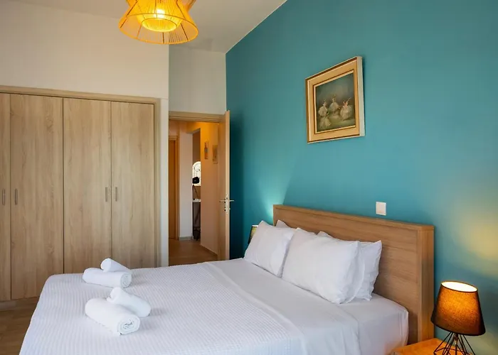 Margarita\'S Seafront Luxury Apartment
